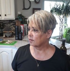 Meet your Posher, Esther